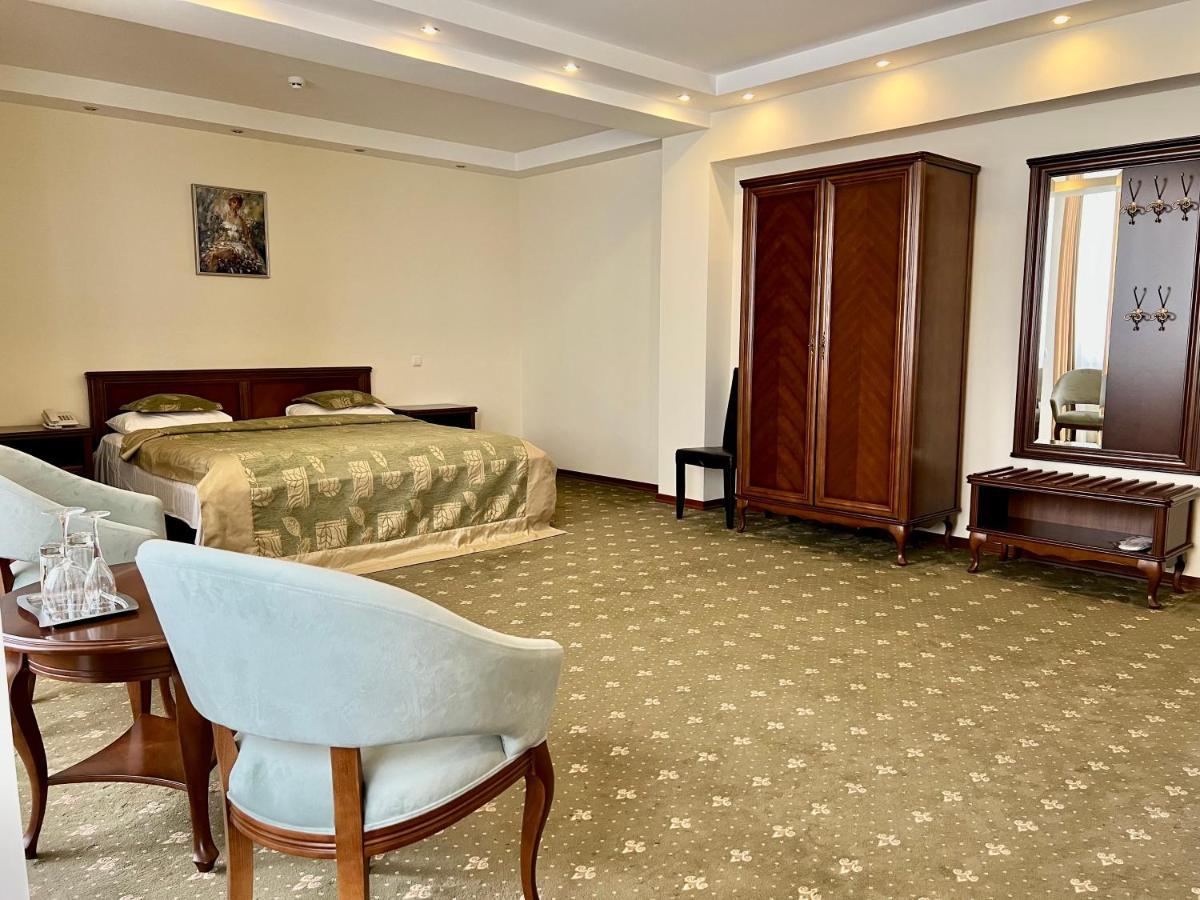 Platinum Hotel Chisinau Luaran gambar