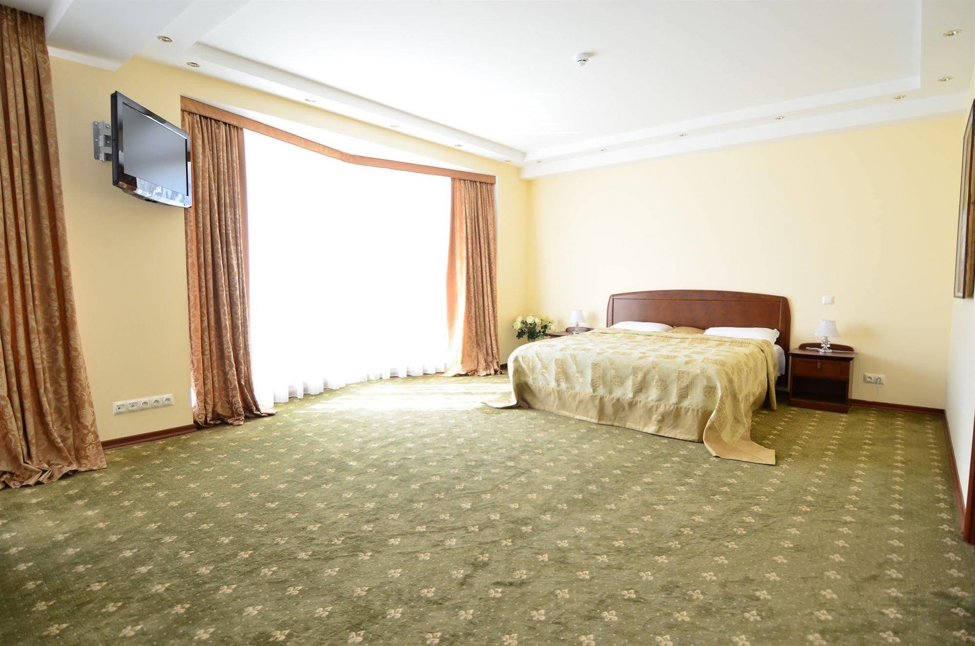 Platinum Hotel Chisinau Luaran gambar